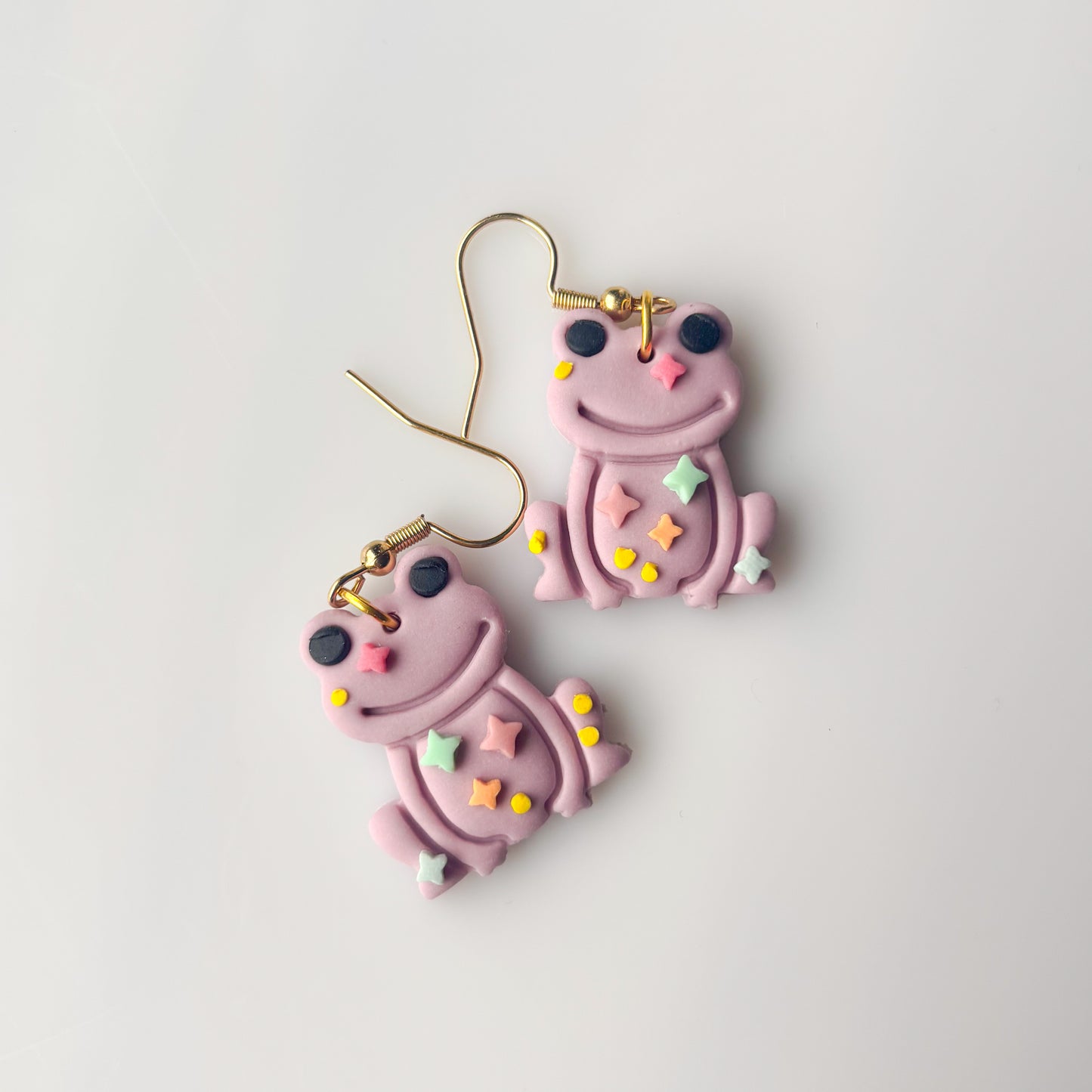 PASTEL STAR CONFETTI FROG EARRINGS